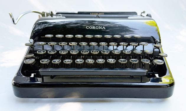 Smith Corona "Sterling" from the front...