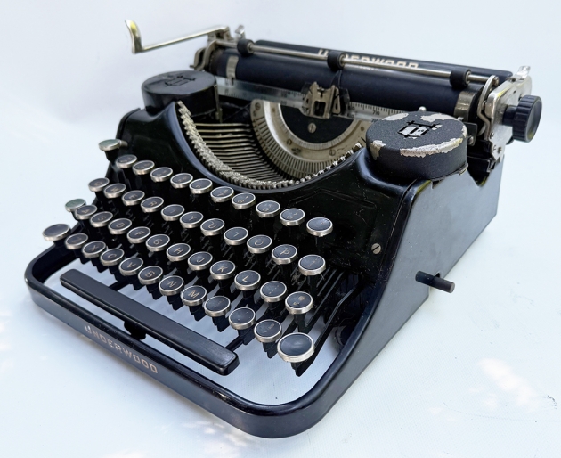 Underwood "Universal" from the right side, 3/4 view...