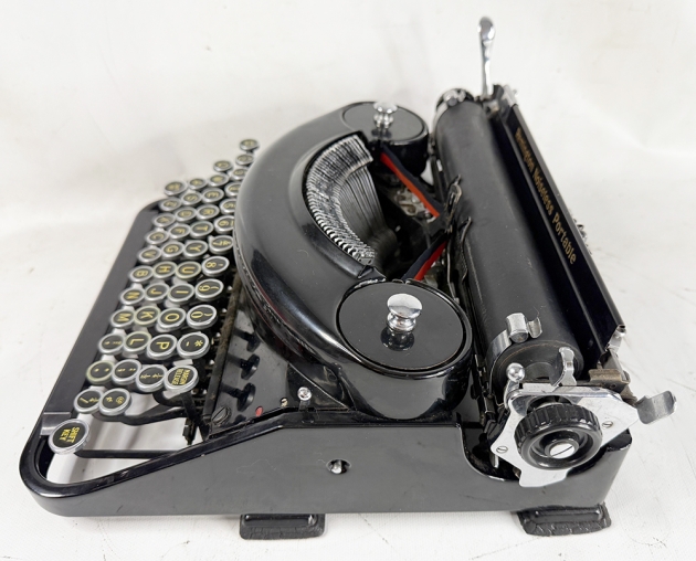 Remington "Noiseless Portable" from the right side...