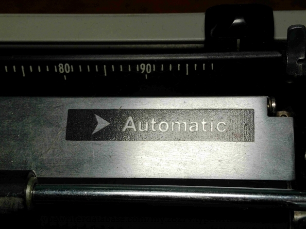 The little quadrilateral arrow is one of my favorite details on this machine.