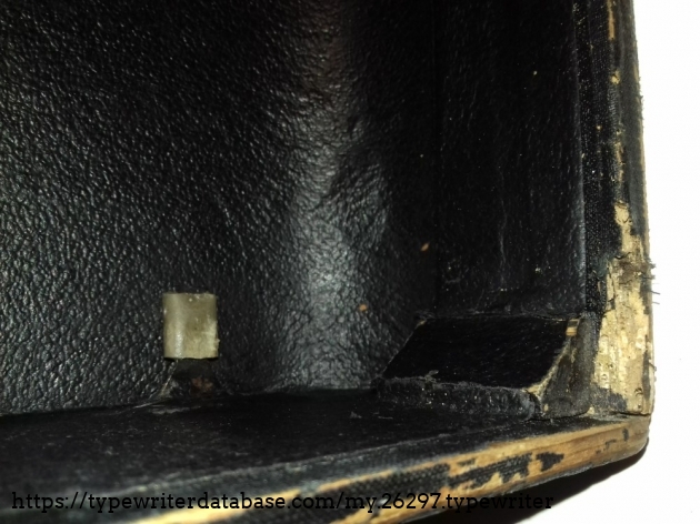 Lid shows some signs of wear... Lid shows some signs of wear...