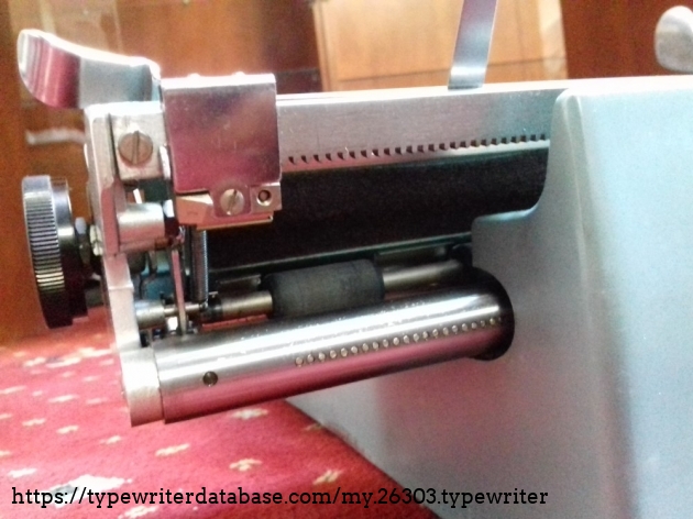 Very interesting tab system and carriage rail Very interesting tab system and carriage rail