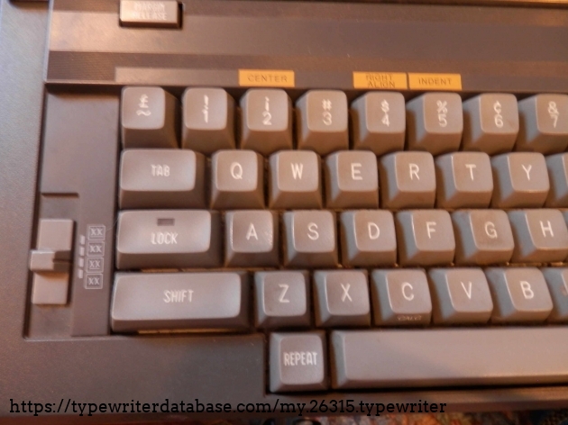 Keyboard Left.
Slider gives you normal text (bottom), underscore, bold, or bold+underscore Keyboard Left.
Slider gives you normal text (bottom), underscore, bold, or bold+underscore