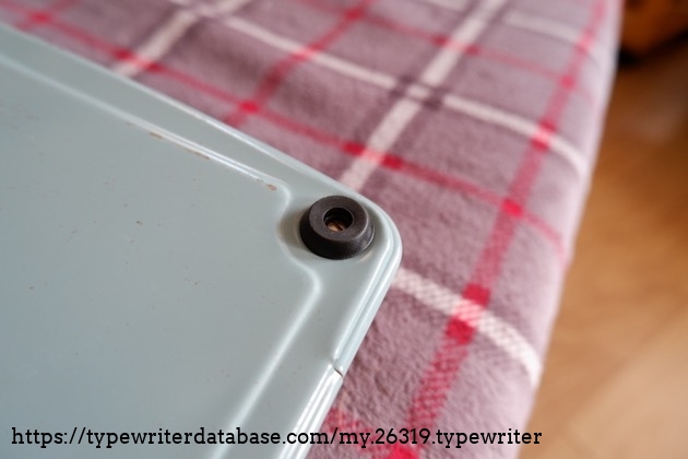 New feet: these are rubber, 18mm diameter, with a 8mm hole which fits the screw perfectly. Don't over-tighten otherwise the rubber gives up.