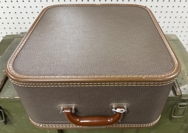 Remington "Quiet-Riter" very clean travel case... Remington "Quiet-Riter" very clean travel case...