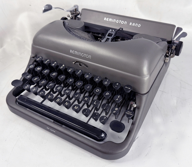 Remington "Deluxe Model 5" from the right side (3/4 view)... Remington "Deluxe Model 5" from the right side (3/4 view)...