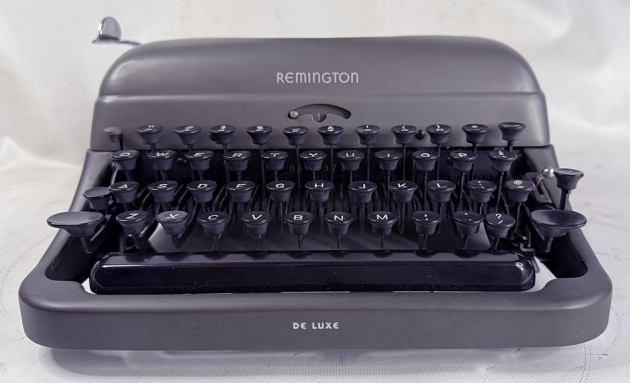 Remington "Deluxe Model 5" from the front... Remington "Deluxe Model 5" from the front...