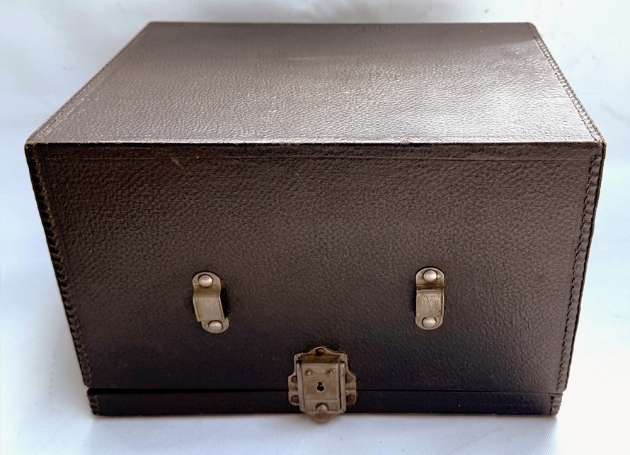 "Multiplex Folding" travel case...