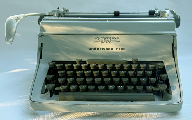 Underwood "Touchmaster Five" from the front...