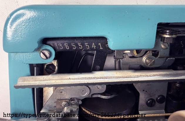 Royal "Quiet De Luxe" serial number location...