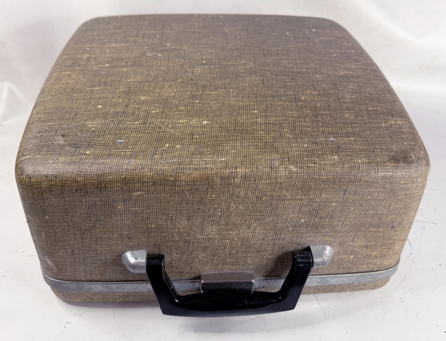 Royal "Quiet De Luxe" travel case...