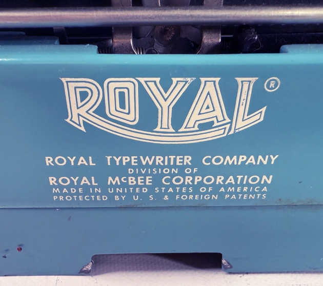 Royal "Quiet De Luxe" from the maker logo on the back...