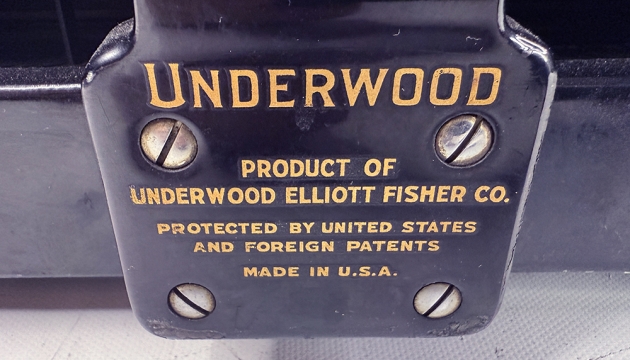 Underwood "6" from the back, detail...