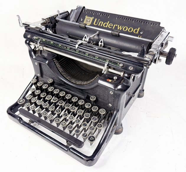 Underwood "6" from the right side, 3/4 view...