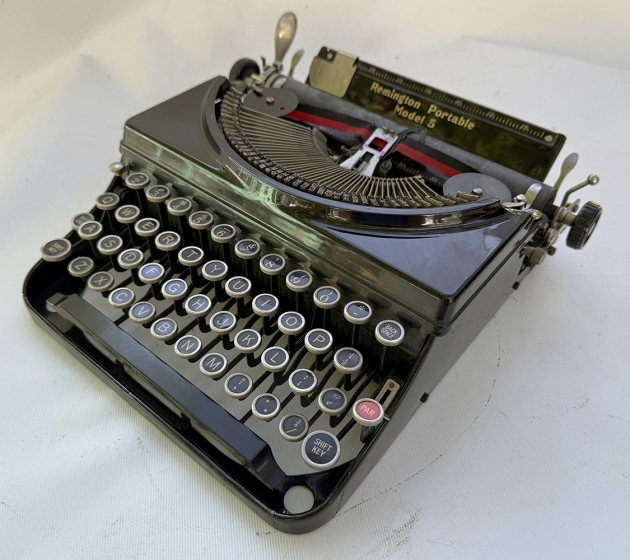 Remington "Portable 5" from the right side, 3/4 view...