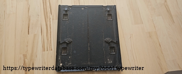 bottom of case with the giant crack right down the middle bottom of case with the giant crack right down the middle