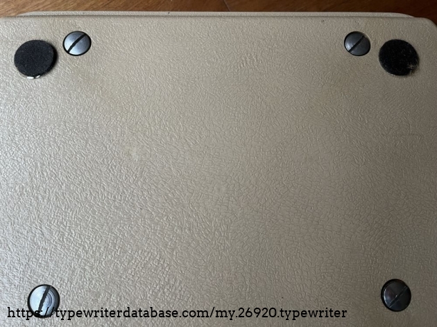 Detail: Case, clamping bolts