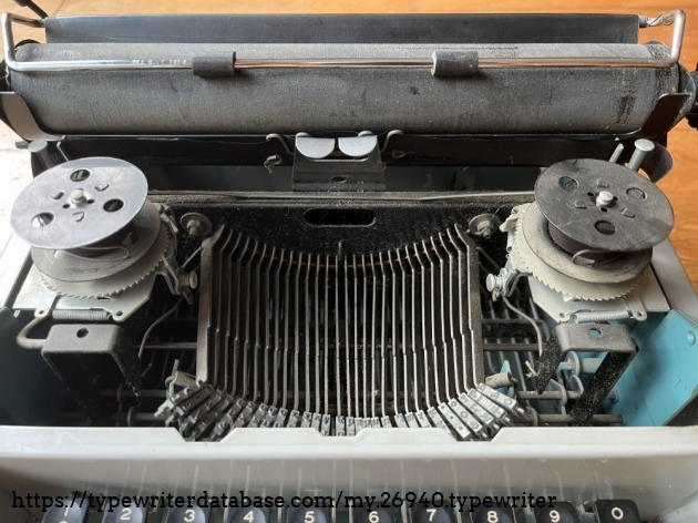 View: Ribbon cover removed