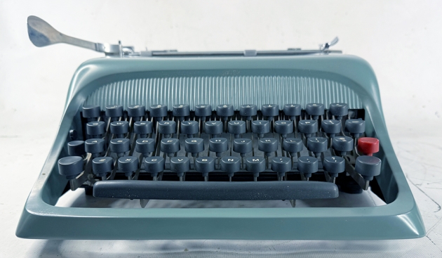 Olivetti "Studio 44" from the front...
