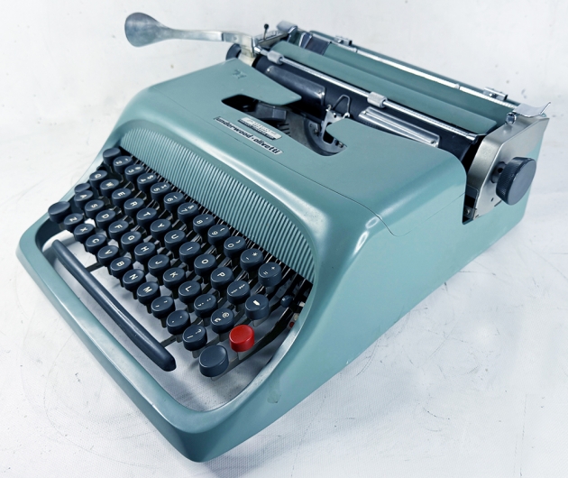 Olivetti "Studio 44" from the right side, 3/4 view...