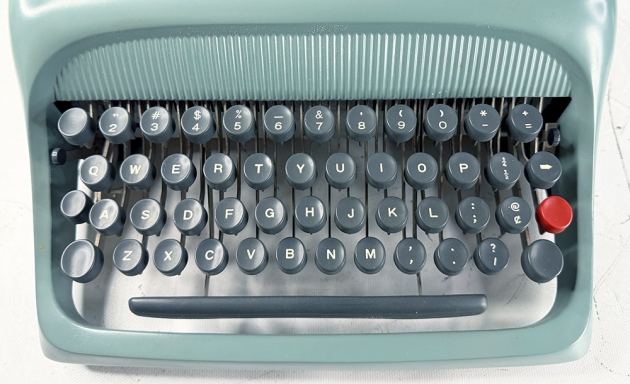 Olivetti "Studio 44" from the keyboard...