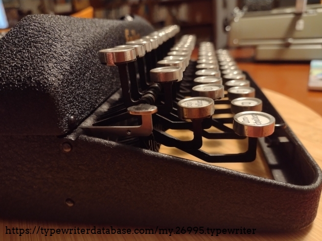 43 typing keys including ligatures in four neatly placed and spaced banks. Some special characters which are usually found on every keyboard are missed here to make space for the ligatures.