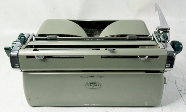 Groma "Combina" from the back...