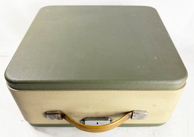 Olympia "SM5" travel case...