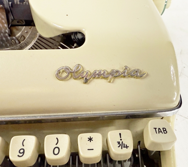 Olympia "SM5" from the logo on the front...