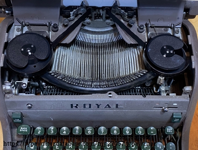 Typebars and ribbon spools of the Royal HHP.