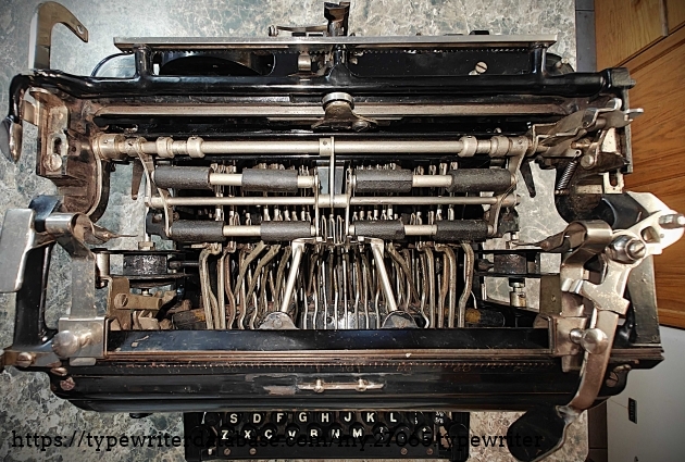 Top wide-angle paper table off.