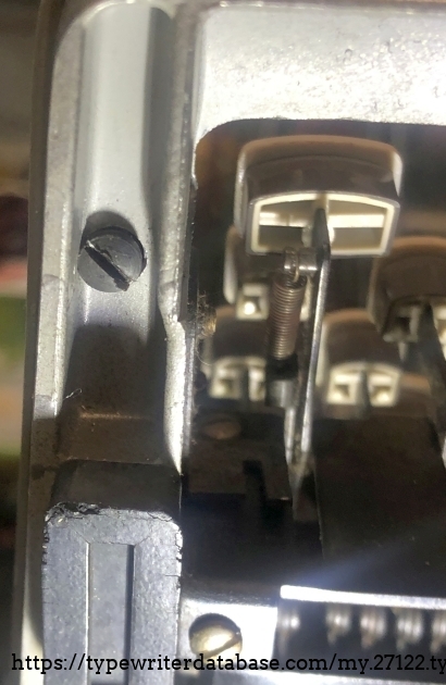 The screws that hold the alu side walls to the frame are equal, except the two at the bottom front: the diameter of their heads is smaller that the other six. Don't ruin the thread in the aluminium!