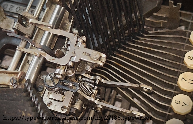 Detail of vibrator mechanism, front panel off.