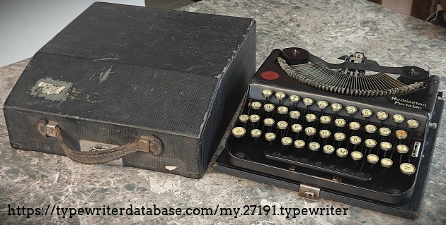 Machine with its case.