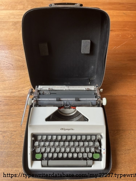 View: case with typewriter inside