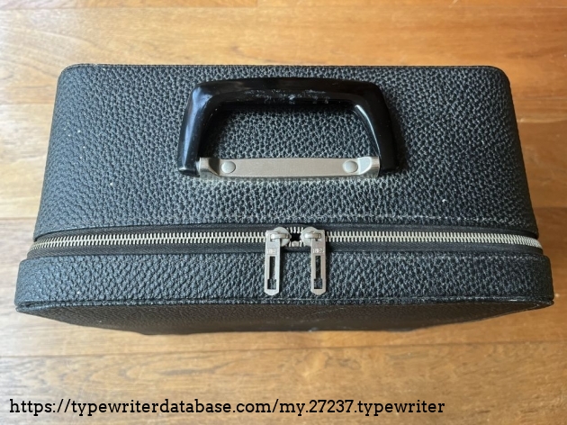 Detail: closed case top