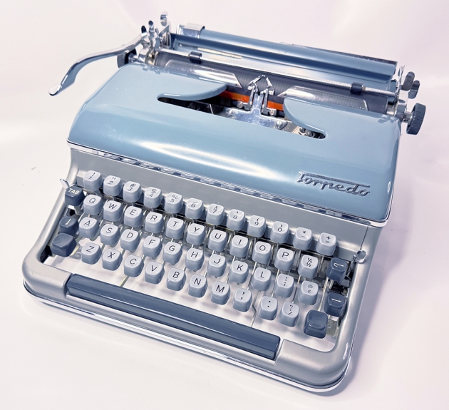 Torpedo "18b" from the right side, 3/4 view...