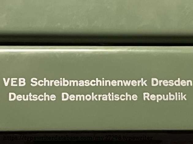 Detail: manufacturer's plate