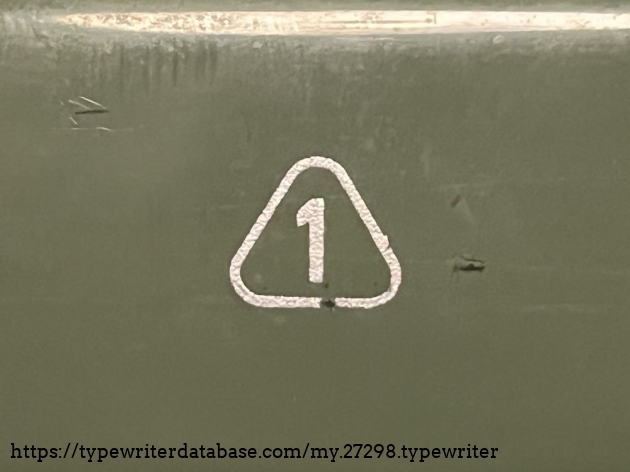 Detail: Seal of quality of the German Democratic Republic: Quality grade 1 for good quality (products that met the average of the world market)
dt.: G&uuml;tezeichen der DDR: G&uuml;teklasse 1 f&uuml;r gute Qualit&auml;t (Erzeugnisse, die dem Durchschnitt des Weltmarktes entsprachen)