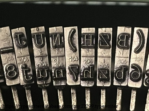 Detail: Type slugs "104" Perl 2,25mm (Elite 12pt)