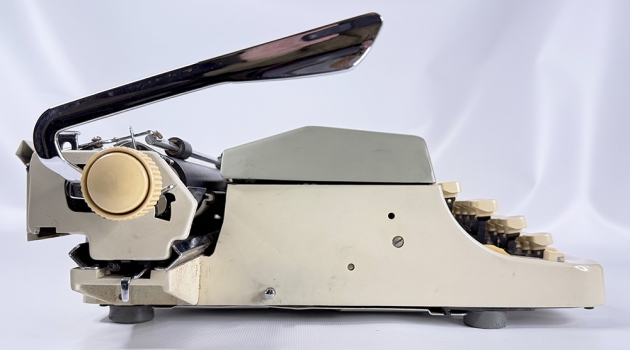 Imperial "Good Companion 7"  from the left side...