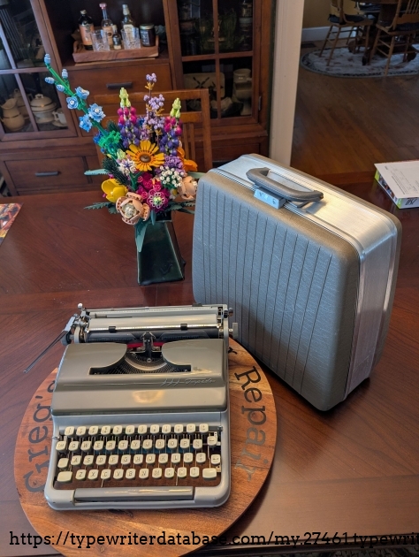 The case looks robust with that thick band of aluminum wrapping around it, but the plastic is super-thin. On this one, the case was cracked near the hinges.