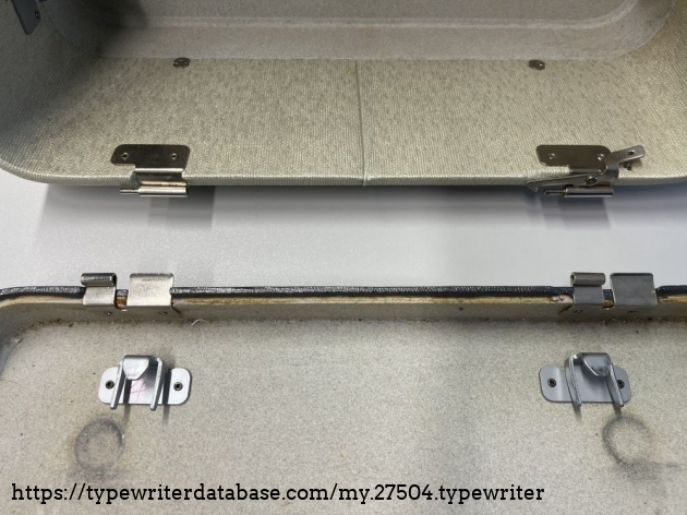 Detail: case with hinges released