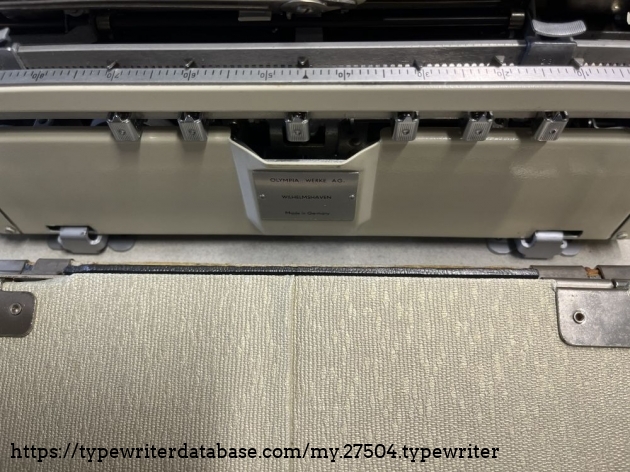 Detail: typewriter hooked in case