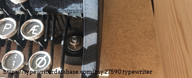 A test with using nuts and bolts on the front feet, if you don't have it sitting in the case pins.