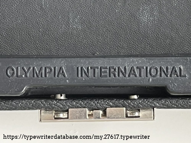 Detail: embossing mark in case bottom