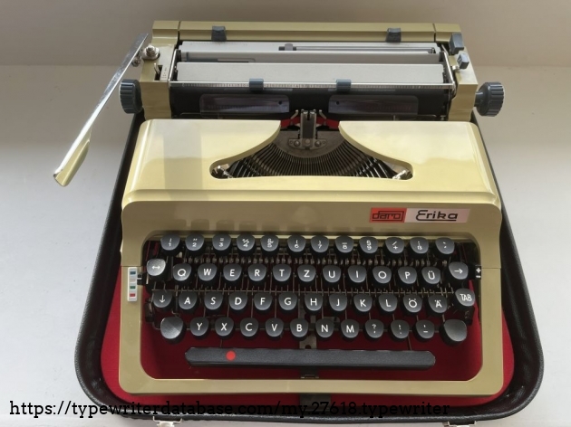 View: typewriter in case bottom
