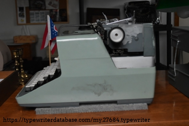 Right side profile.  Note the more angular stying reminiscent of typical 60s styling.