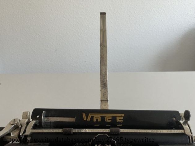 Detail: paper support with telescopic mechanism