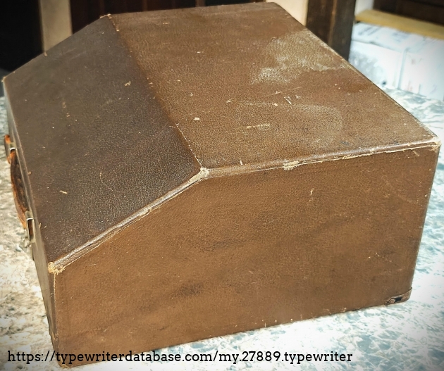 Case exterior, right.